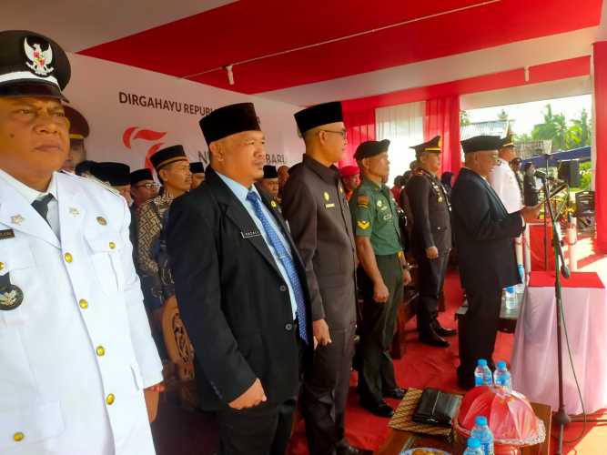 Mewakili Danramil, Sertu Ratno Peringati Detik Detik Proklamasi di Kecamatan Pulau Burung