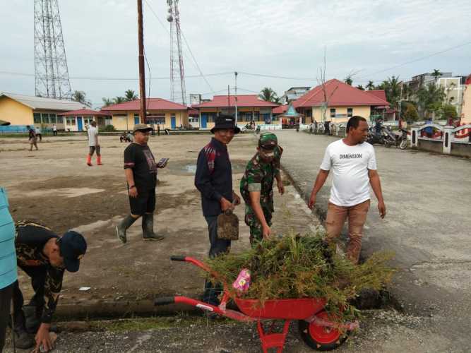 Babinsa Goro Jumat Bersih