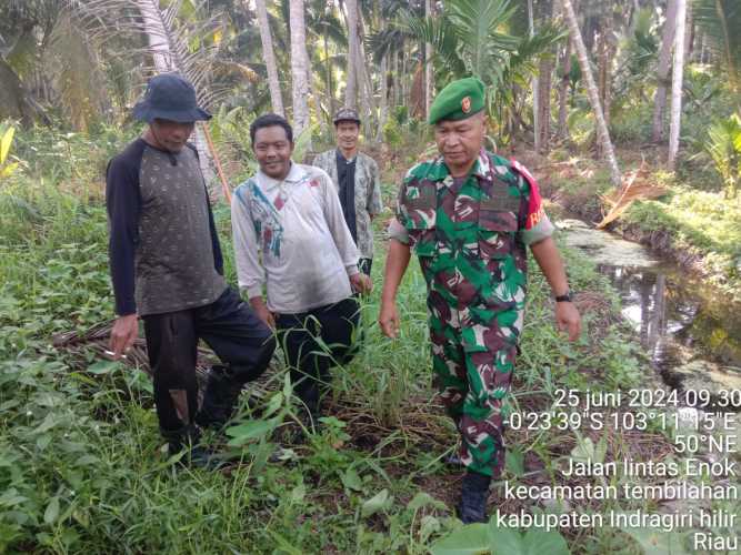 Sertu  M.Yasin   Warga Setempat Menjaga Wilayah Bebas Karhutlah