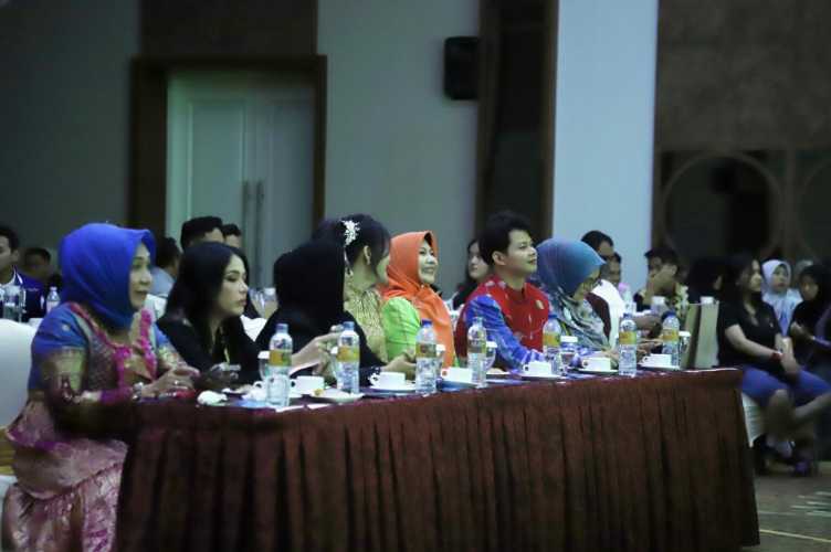 Galeri Ketua Dekranasda Inhil Menjadi Juri Grand Final Duta Remaja Riau 2026