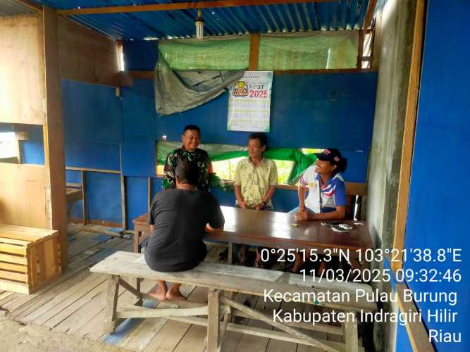 Babinsa Koramil 11/PBR Lakukan Komsos di Desa Sri Danai Jaya, Ajak Warga Tingkatkan Toleransi Beragama