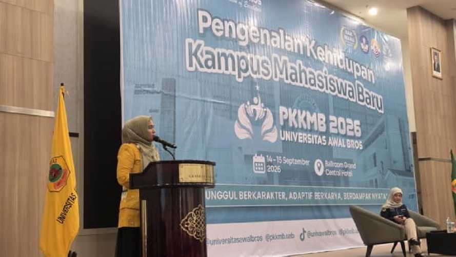 PKKMB Universitas Awal Bros, Karmila Sari Tanamkan Nilai Pancasila kepada Mahasiswa Baru