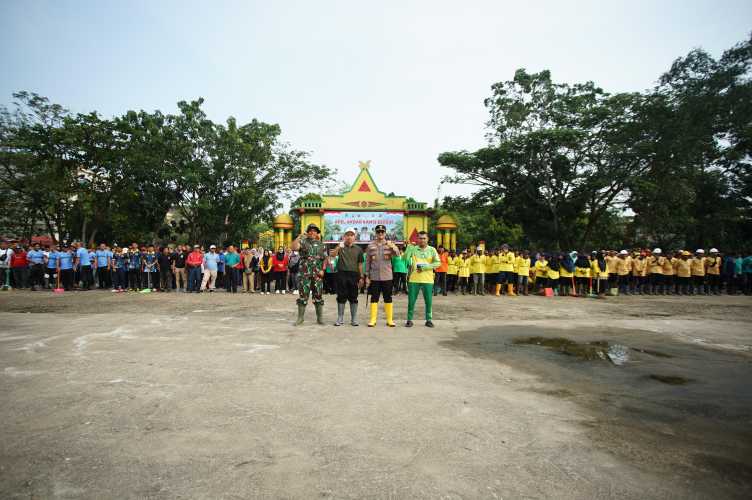 Pj. Bupati Inhil H. Erisman Yahya Pimpin Apel Akbar Gerakan Kamis  Bersih