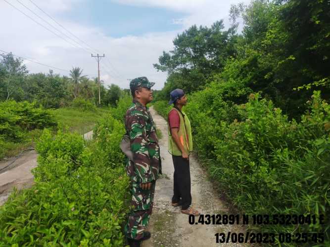 Serda Ahmad Fery Memastikan lahan bebas  karhutlah  dengan Patroli