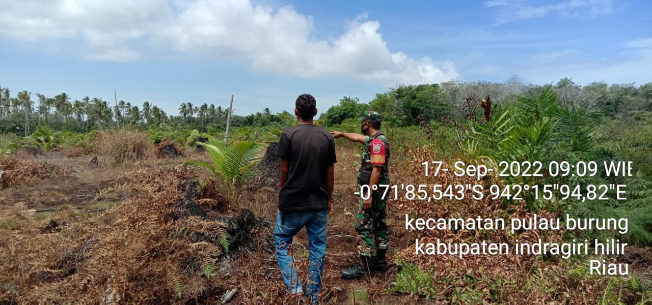 Serda Supardiyanto Babinsa Koramil 11/Pulau Burung Berikan Petunjuk Teknis Pencegahan Karhutlah