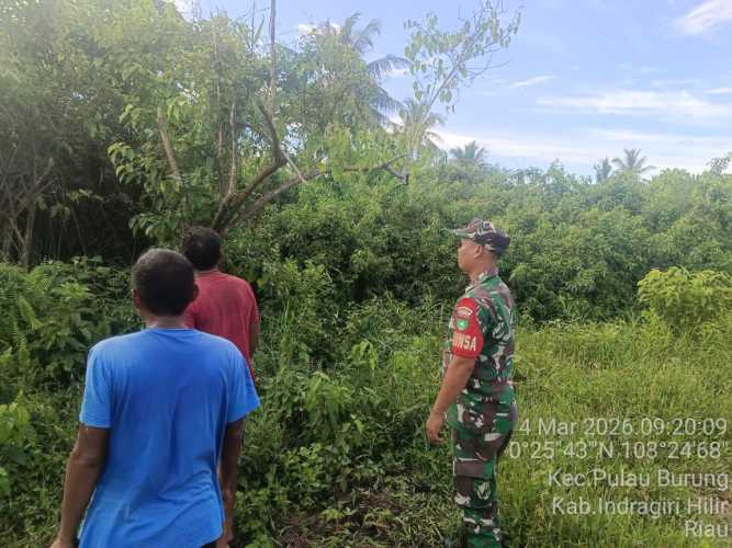 Babinsa Pulau Burung Laksanakan Patroli Karhutla Terpadu di Wilayah Koramil 11/PBR