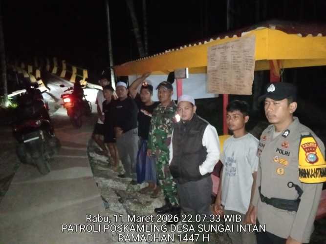 Aktifkan Siskamling, Pemdes Sungai Intan Lakukan Patroli Malam Keliling Desa