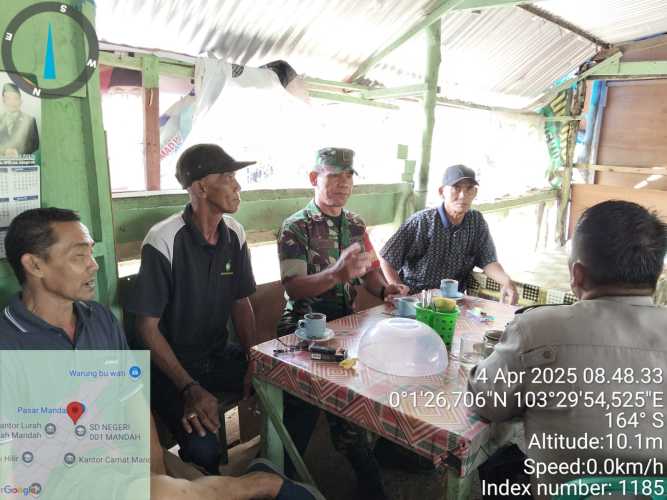 Babinsa Serma H. Situmorang Jalin Silaturahmi dan Himbau Keselamatan Mudik Lebaran