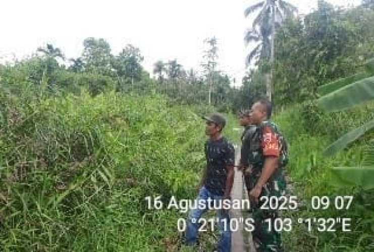 Patroli Gabungan Babinsa Koramil 01/Tembilahan Pastikan Wilayah Tembilahan Hilir Bebas Api dan Asap