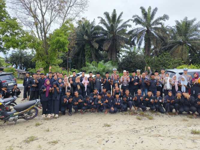 PSHT dan IPSI Kotogasib, JMSI Serta Satlantas Polres Siak Kolaborasi dalam Kegiatan Berbagi Takjil dah Buka Bersama