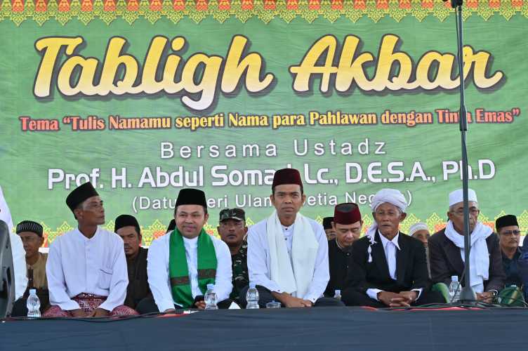 Kenapa UAS Ajak Masyarakat Pilih Cagubri Abdul Wahid ? ini alasannya