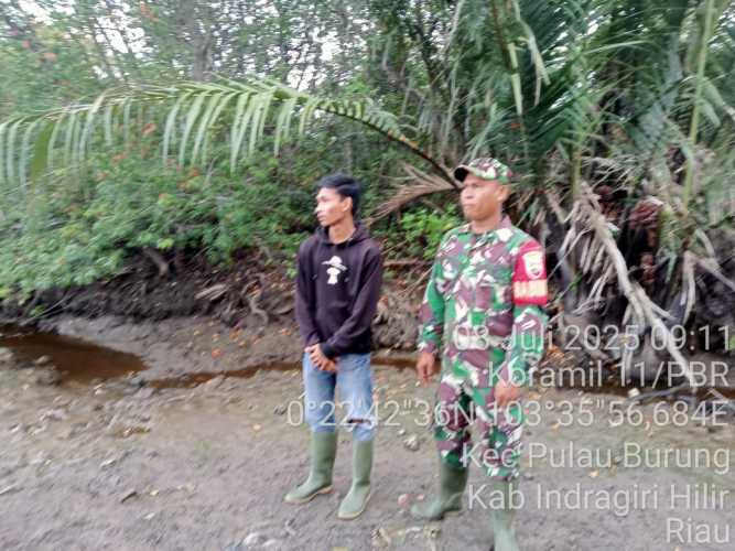 Babinsa Koramil 11/PBR dalam menjaga kelestarian alam dengan patroli Karhutla: