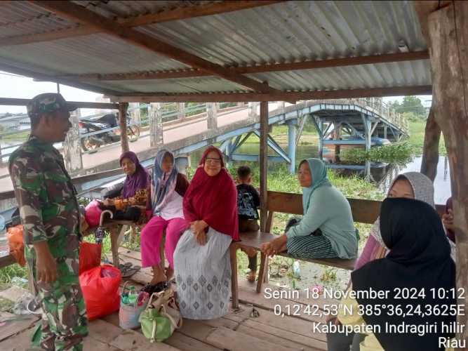 Babinsa Ringin Jaya Gandeng Ibu Ibu Jaga Kondisi Kamtibmas