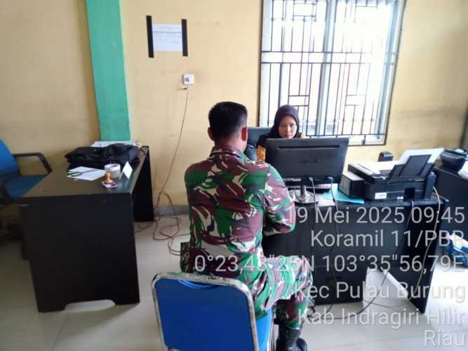 Babinsa Koramil 11/Pulau Burung Ajak Aparat Desa Jaga Keamanan dan Hindari Narkoba