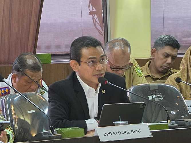 Gandeng Plt Gubri, Hendry Munief Siap Perjuangkan Anggaran Pusat untuk Pembangunan Riau