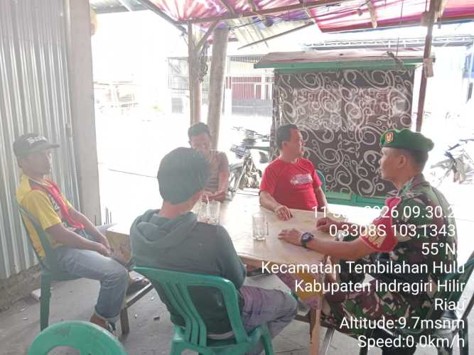 Babinsa Koramil 01/Tembilahan Gencarkan Sosialisasi Pencegahan Pencemaran Lingkungan di Kelurahan Tembilahan Hulu