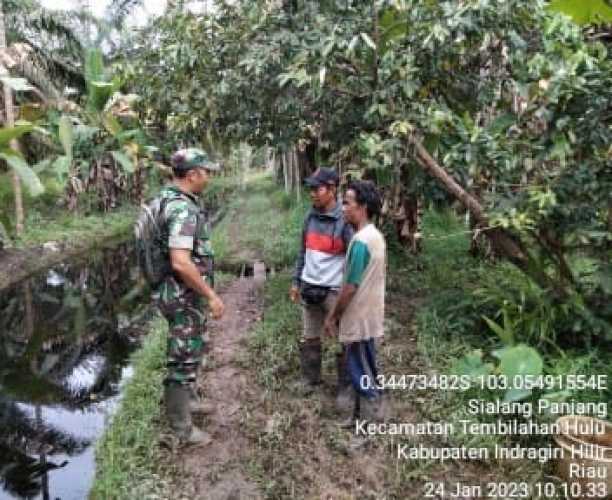 Babinsa Sungai Rawa Menjaga Potensi Karhutlah