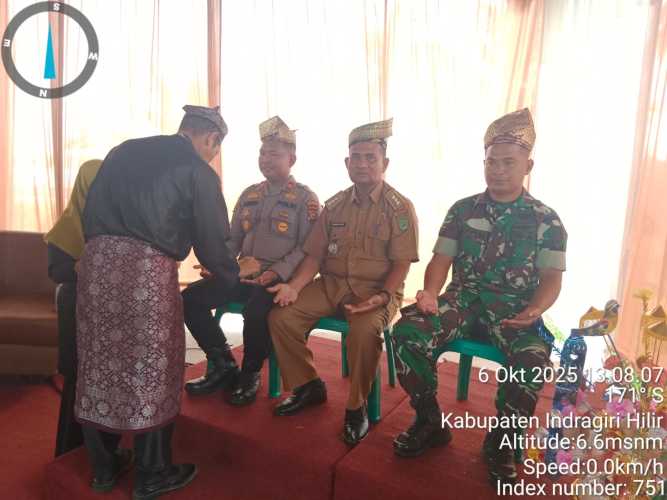 Pemerintah Kecamatan Batang Tuaka menggelar acara Perpisahan Pejabat Lama dan Penyambutan Pimpinan Forkopimcam yang Baru serta prosesi Tepung Tawar