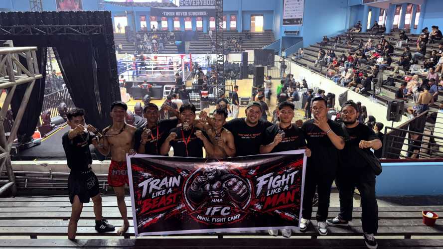 Bertarung di Jambi, Fighter IFC Binaan Kapolsek Tembilahan Kembali Harumkan Nama Inhil, Bawa Pulang 6 Medali.