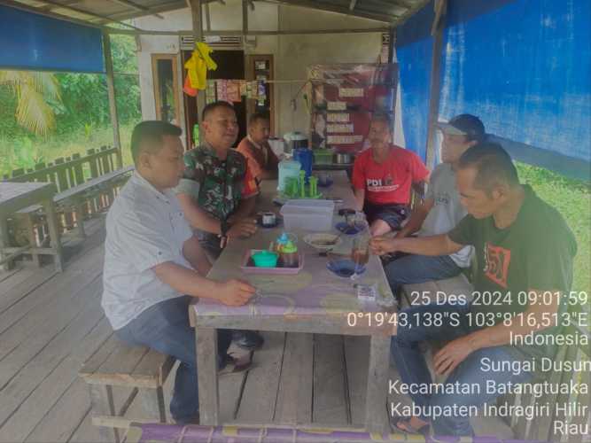 Menguatkan Nilai Gotong Royong, Babinsa Gelar Komsos di Kampung Pancasila