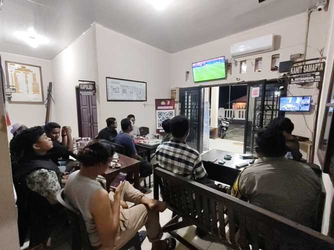 Polsek Tempuling Gelar Nobar Piala Dunia 2026 Bersama Masyarakat