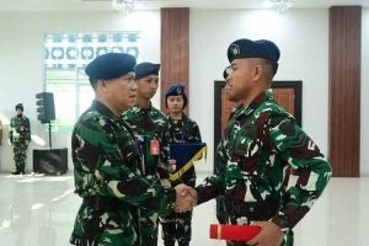 Latihan Ground Handling Pesawat Hawk dan F-16 di Pekanbaru Diiikuti Personil Gabungan Lintas Lanud