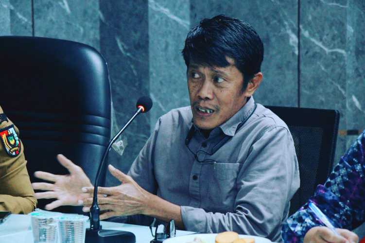 Walikota Pekanbaru Diminta Fokus Bereskan Sampah dan Perbaikan Jalan Bukan Urus Nikah Masal