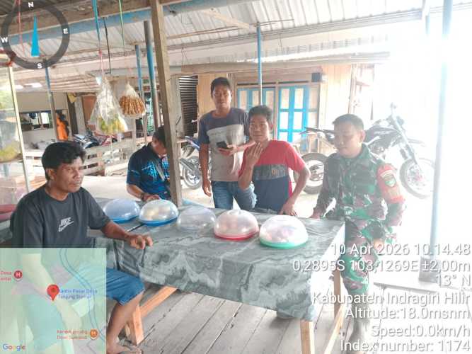 Jumat Berkah, Babinsa Tanjung Siantar Pererat Silaturahmi dan Perkuat Kedekatan dengan Warga