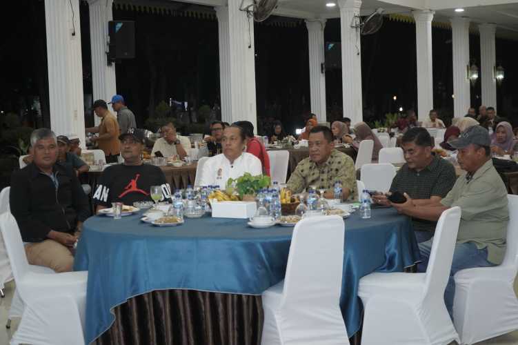 Suasana Meriah Nobar Dukungan Arbil Fahrizal di D’Academy 7