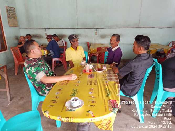 Babinsa Wujudkan Pemilu Damai di Kampung Pancasila