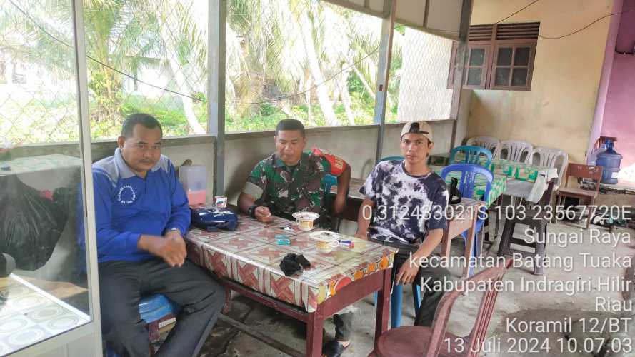 Babinsa Sungai Raya Tingkatkan Kebersamaan dalam Masyarakat