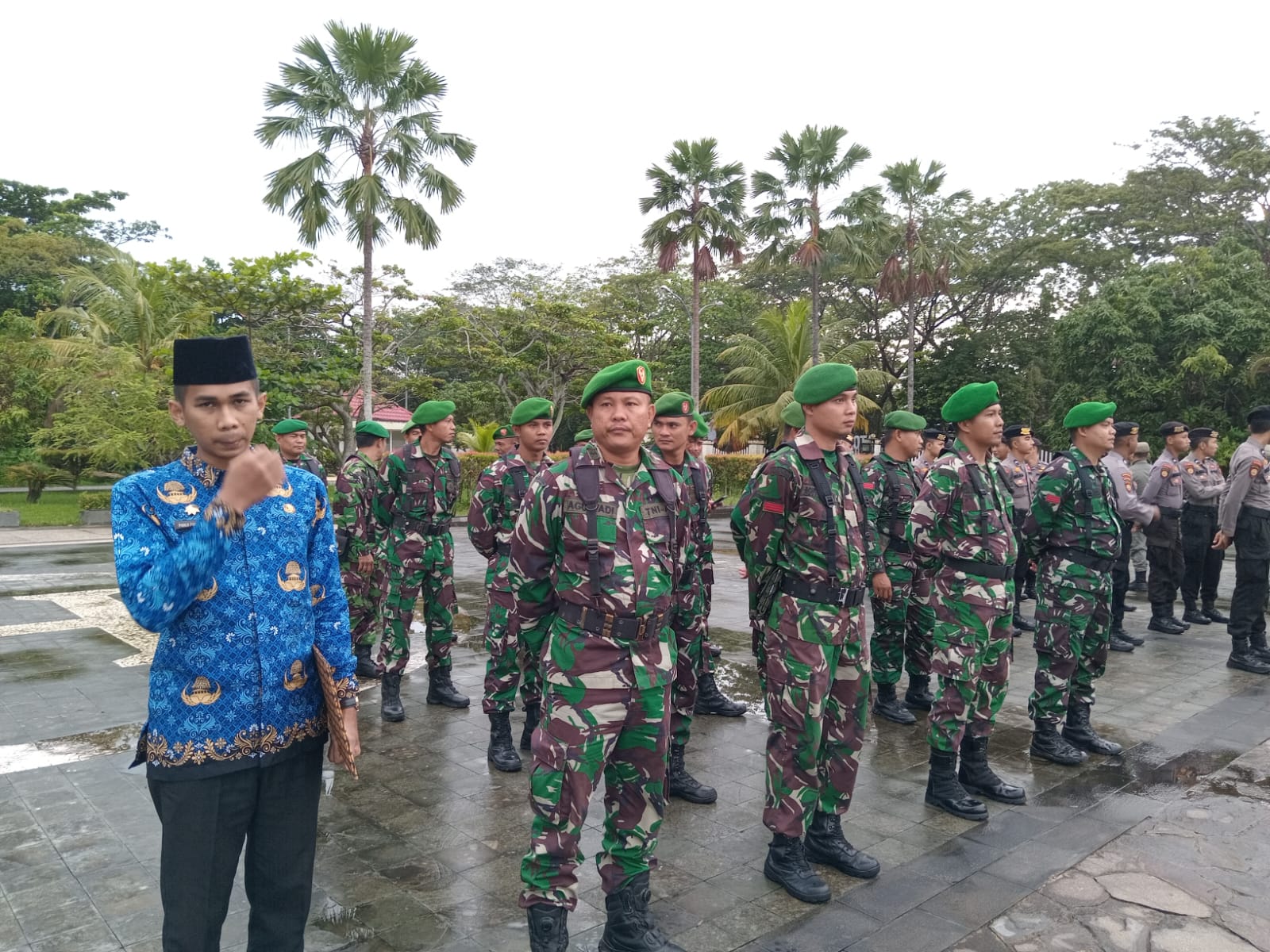 Anggota Koramil 01/Tembilahan Peringati Hari Pahlawan