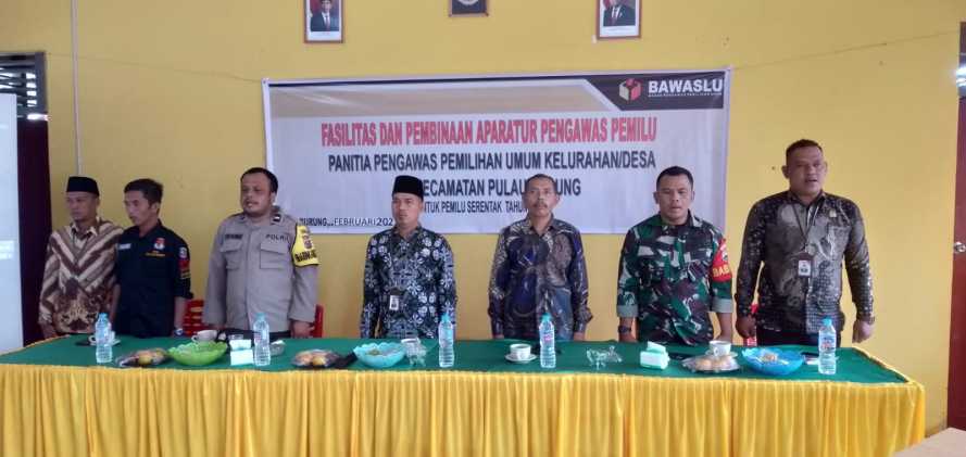 Babinsa Menghadiri Fasilitas Pembinaan Aparatur Pengawas Pemilu Se - Kecamatan