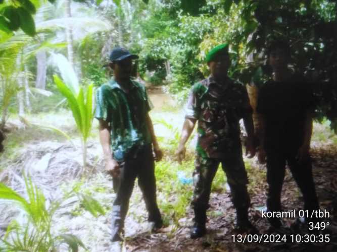 Babinsa Pekankamis Patroli Karhutlah di Wilayah Desa