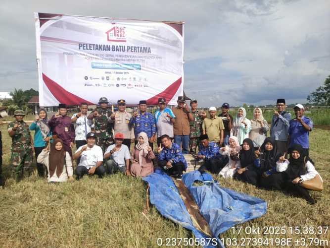 Kepala Desa Sungai Luar Hadiri Peletakan Batu Pertama Koperasi Merah Putih