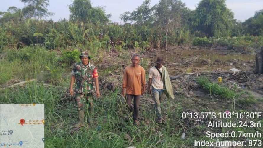 Sertu Januar Efendi Lakukan Pendampingan Sosialisasi Anti Karhutlah