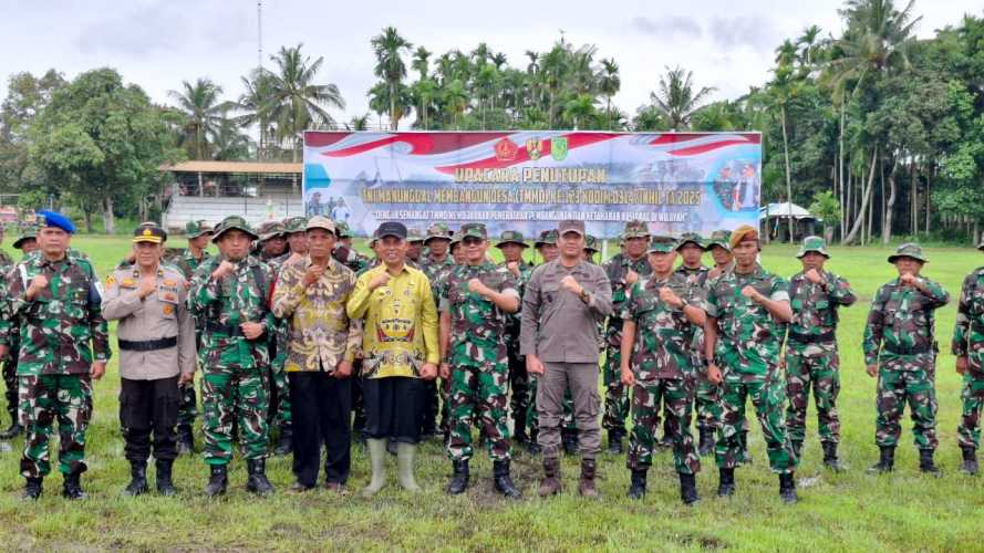 Serda Hendra Kardi Hadiri Upacara Penutupan TMMD ke-123 di Desa Mumpa