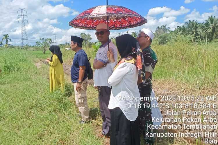 Babinsa Tembilahan Hilir Melayat Warga yang Berduka