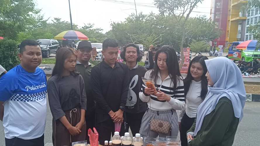 Mahasiswa KKN Pekan Arba Universitas Islam Indragiri Sukses Promosikan UMKM Lokal di CFD Tembilahan