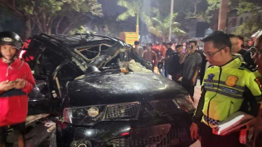 Kecelakaan Pajero Sport di Jalan Sudirman Sangta Dramatis