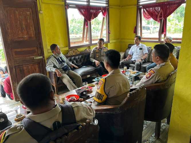 Di Momen Silaturahmi Bersama TOMAS dan TODA, Kapolsek Pelangiran Mengingatkan Warga Jauhi Perbuatan Melanggar Hukum