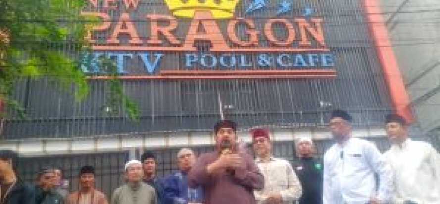 Mantan Gubernur Riau Orasi di Depan THM, Minta New Paragon Ditutup