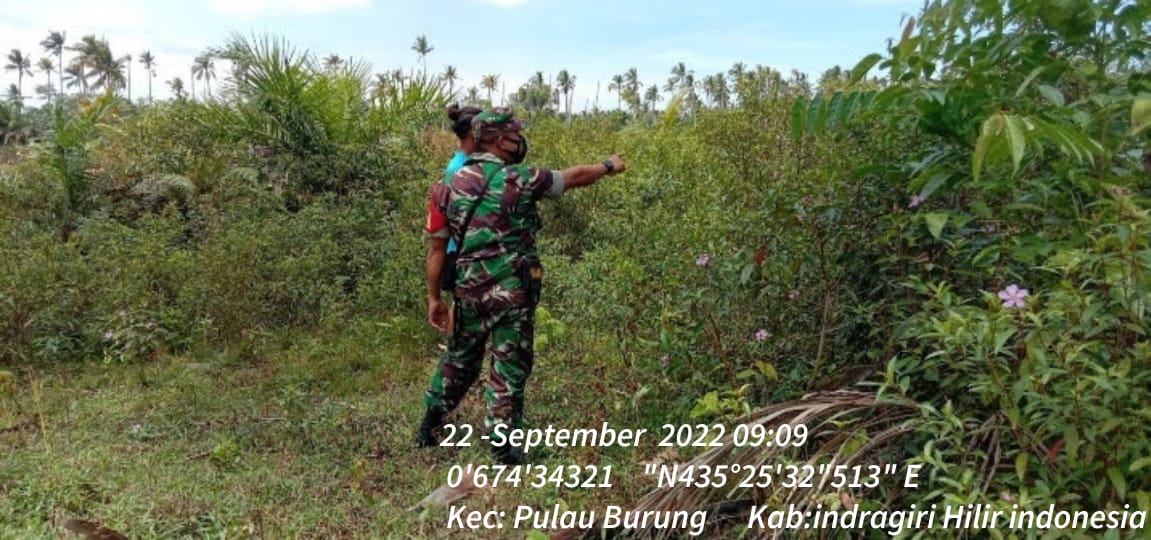 Serda Supardiyanto Babinsa Koramil 11/Pulau Burung Patroli Sub koordinat di Bangun Harjo