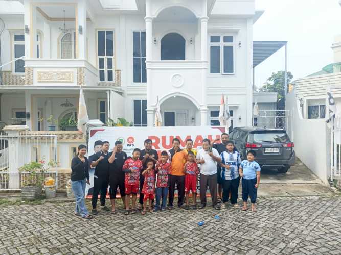 Dari Mimbar ke Lapangan Hijau, Samsuri Daris Suntikkan Semangat Juang Bocah SSB Bina Mandiri Tembilahan di Ajang Internasional