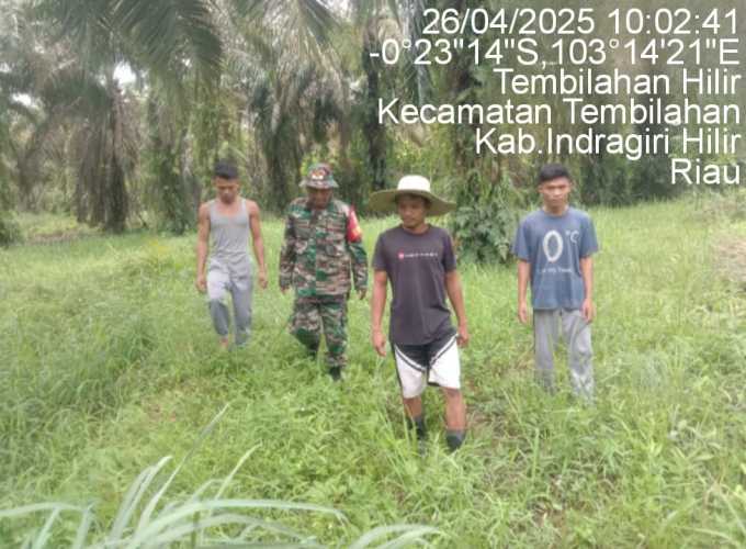 Babinsa Koramil 01/Tembilahan Lakukan Patroli Pengawasan Karhutla di Akhir Pekan