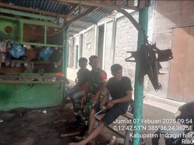 Dengan Diskusi Publik, Babinsa Ringin Jaya Tingkat Kesadaran Warga Menjaga Kamtibmas