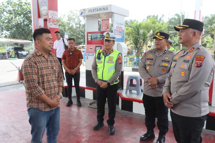 Kapolres Batu Bara Pimpin Pengecekan Jalan Rusak dan Stok BBM Jelang Operasi Ketupat Toba 2026