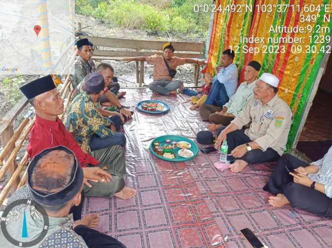 Babinsa Memelihara Silaturahmi dengan Hadiri Kenduri Warga