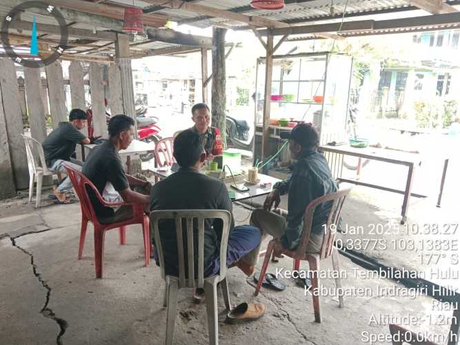 Babinsa Koramil 01/Tbh Kodim 0314/Inhil Gelar Komsos, Ingatkan Warga Jaga Keselamatan Anak