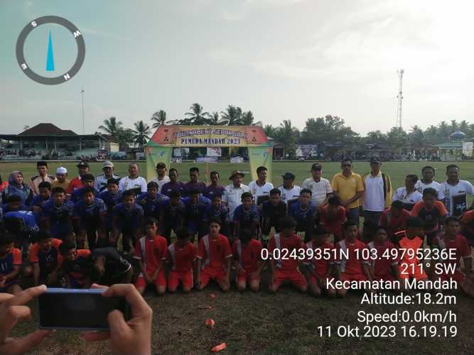 Danramil Mandah Mengikuti Pembukaan Turnamen Sepak Bola Pemuda Cup Mandah 2023